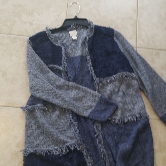 Sweater - Picture 4 of 4